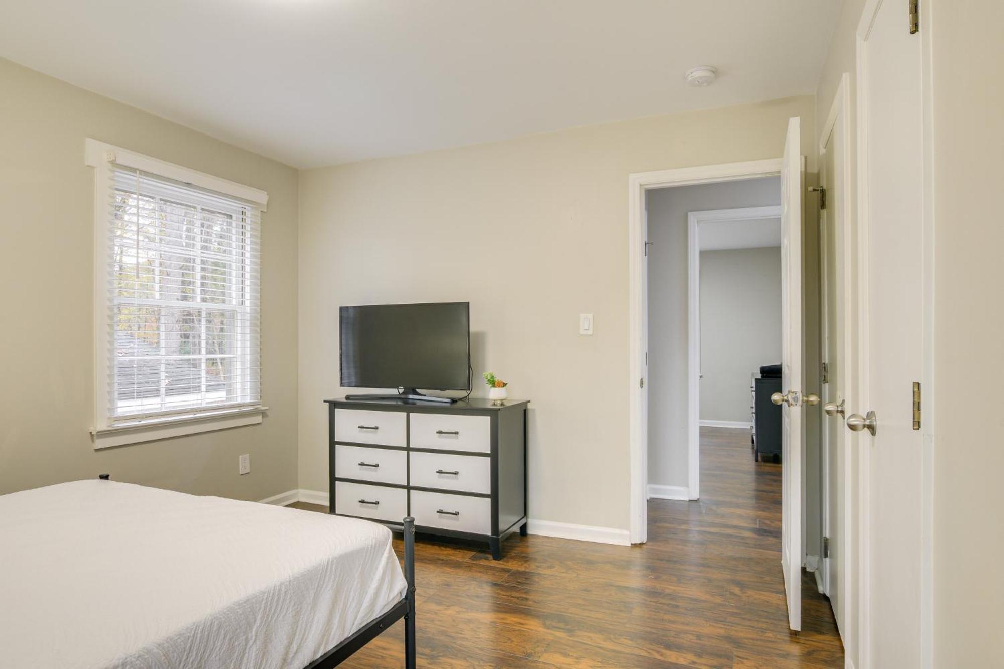 Serene Family Home With Deck In Knightdale! Ngoại thất bức ảnh